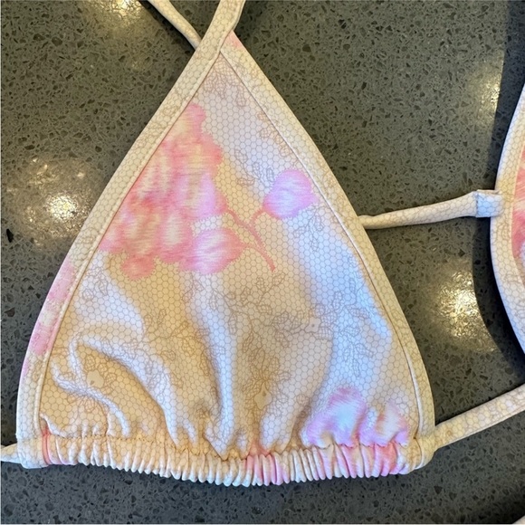 Frankie's Bikinis x Pamela Anderson - Picture 2 of 8